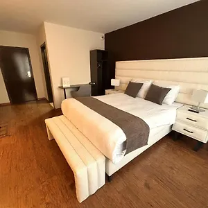 escale-hotel.brusselshotelsbook.com/